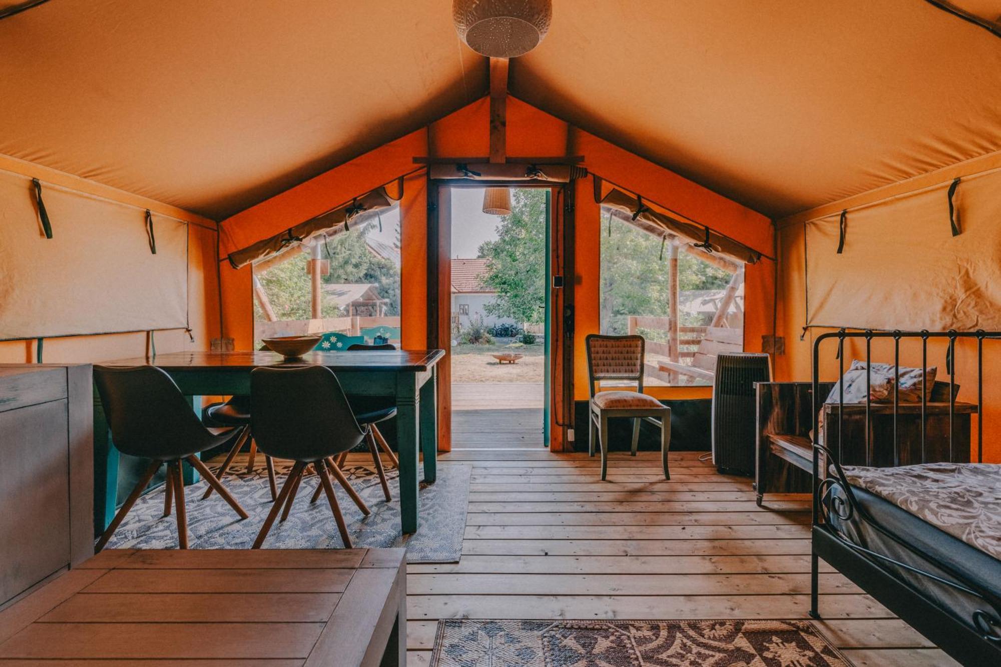 Rendes Glamping Hotel Balatonrendes Exterior photo